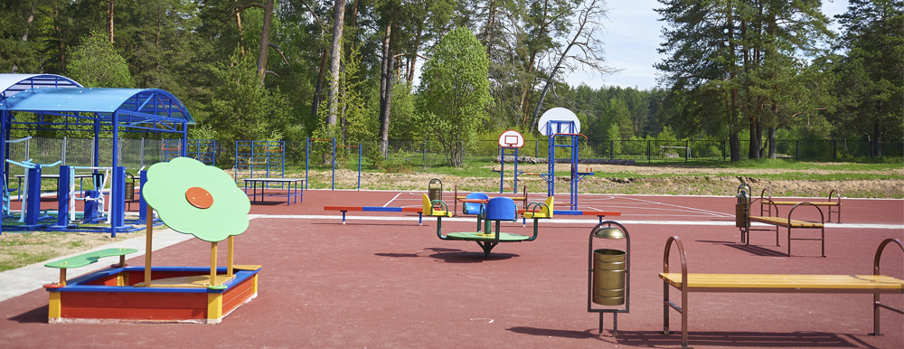 Уличная детская площадка при спортивной школе